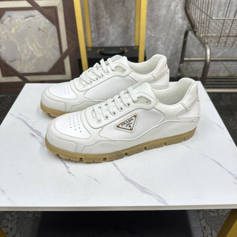 Pra*a casual shoes